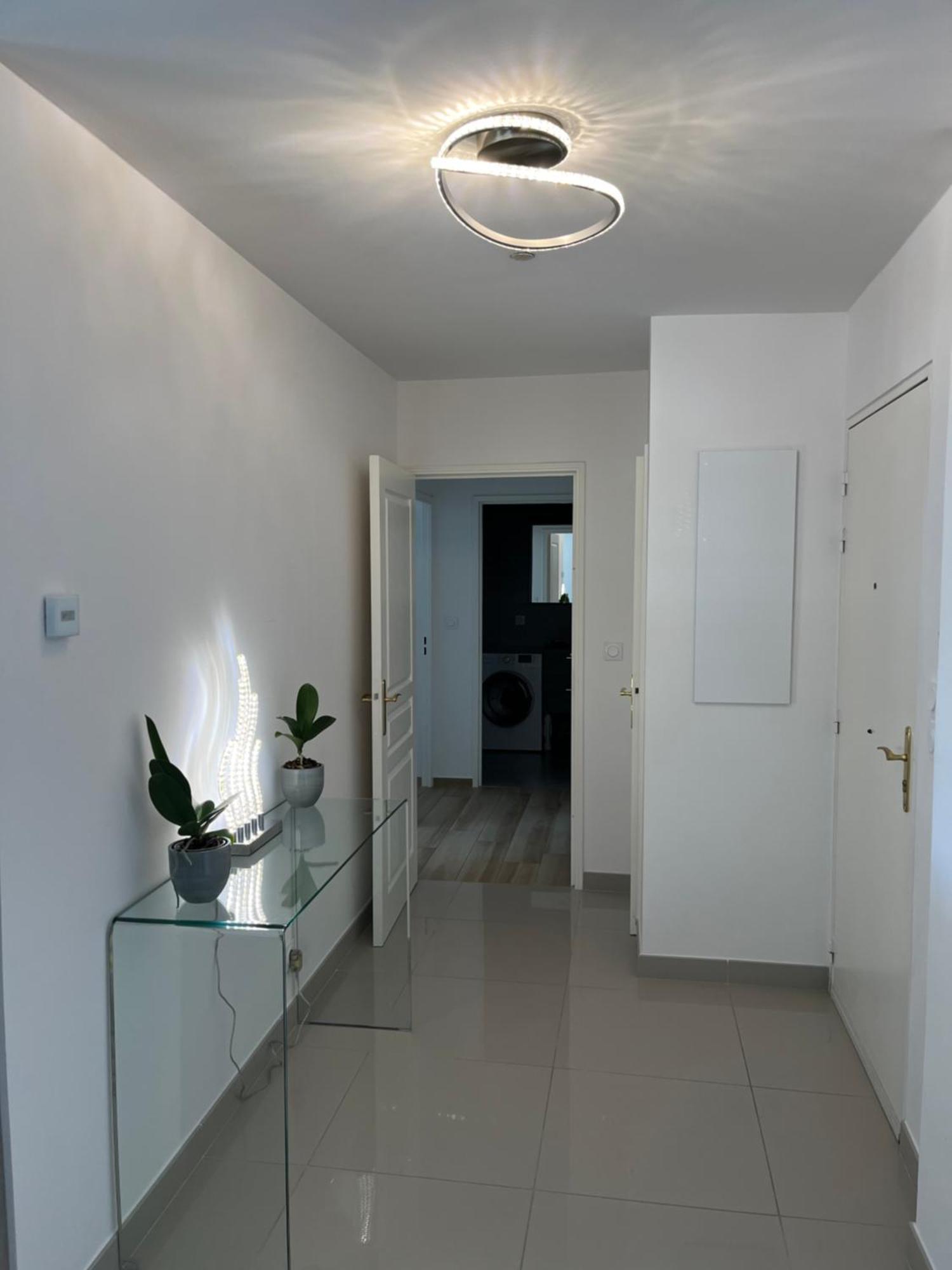 Appartement Entierement Equipe シャルボニエール・レ・バン エクステリア 写真