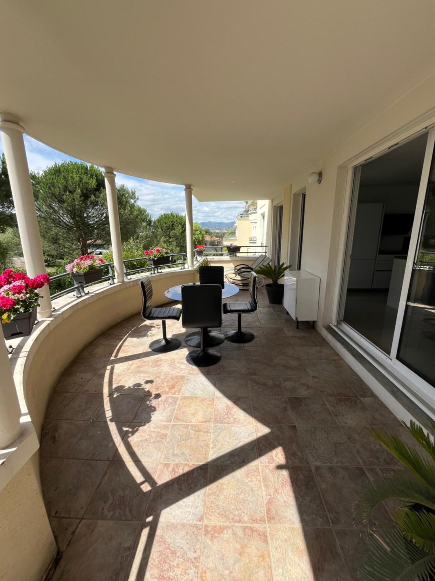 Appartement Entierement Equipe シャルボニエール・レ・バン エクステリア 写真